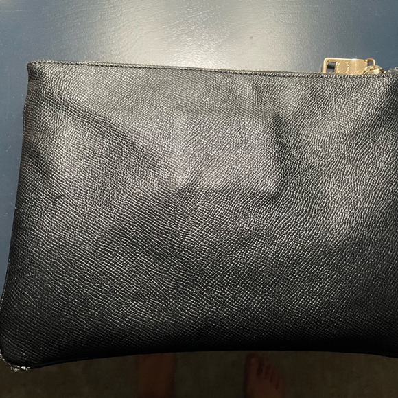 Coach large wristlet clutch very good condition - Picture 2 of 4